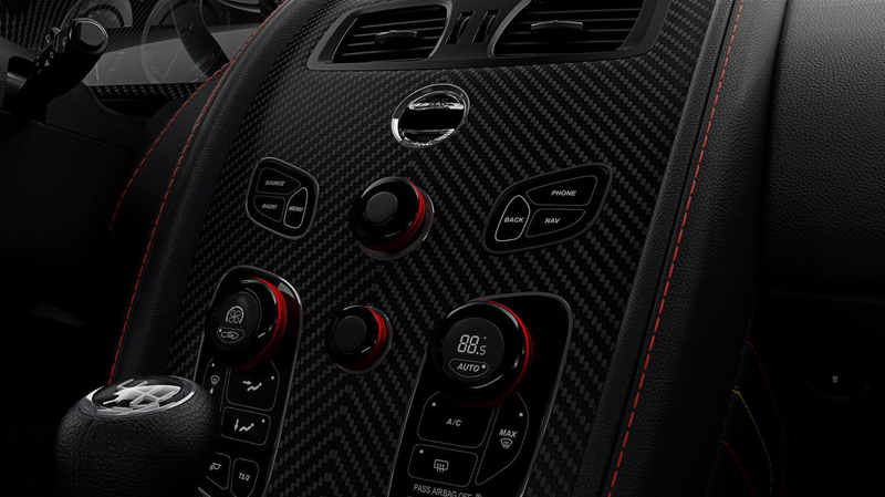Illustration for article titled These Aston Martin Vantages Dial Down The Lipstick To Look Way More Awesome